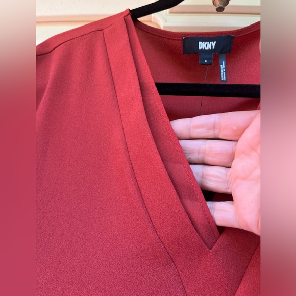 DKNY fire-red/orange sleeveless double V-neck blouse, sheer hemline, NWT, Small - Picture 5 of 9